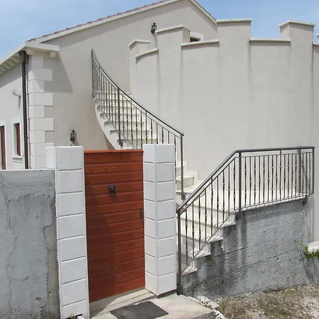 アパート Tower コルチュラ